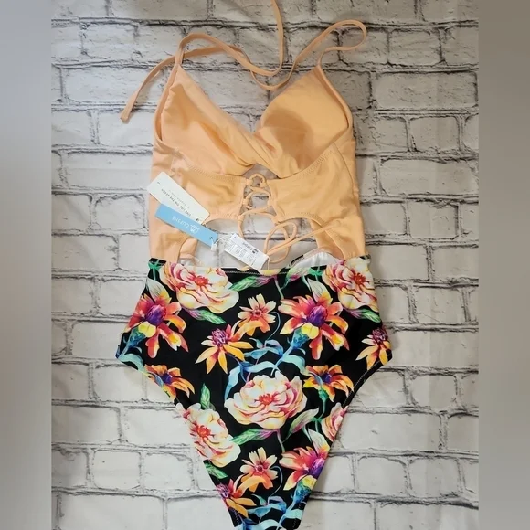 NWT large cupshe one piece swimsuit - Picture 4 of 4